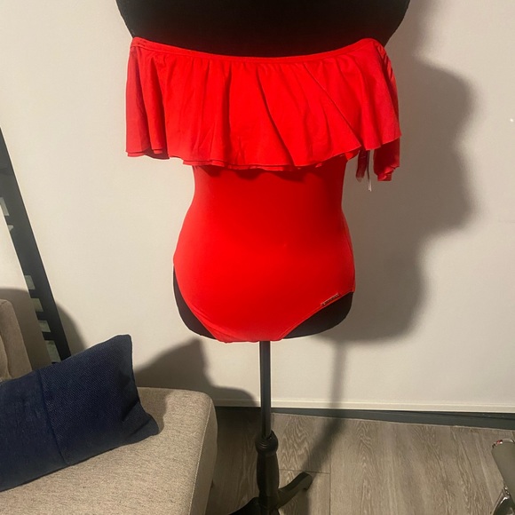 MICHAEL KORS MK cruise collection. NWT
SZ 6 - Picture 2 of 5